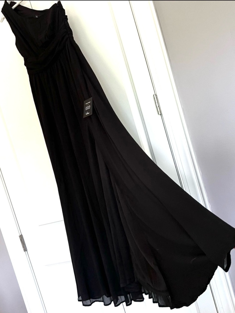L Lulu’s Graciously Gorgeous One Shoulder Cut Out Lined Maxi Black Gown SZ S NEW